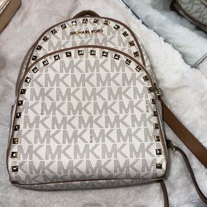 Michael Kors Abbey Medium Backpack Vanilla Acorn Studded